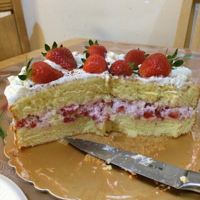 鲜奶油草莓蛋糕