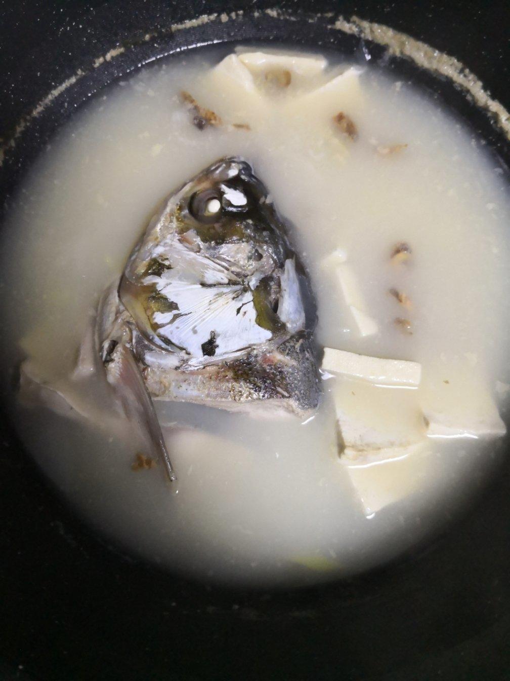 鱼头豆腐汤