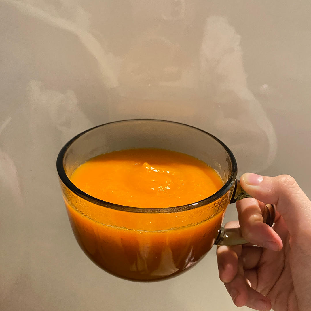 一杯有神奇魔力的饮品🍹胡萝卜🥕苹果🍎汁（热饮）