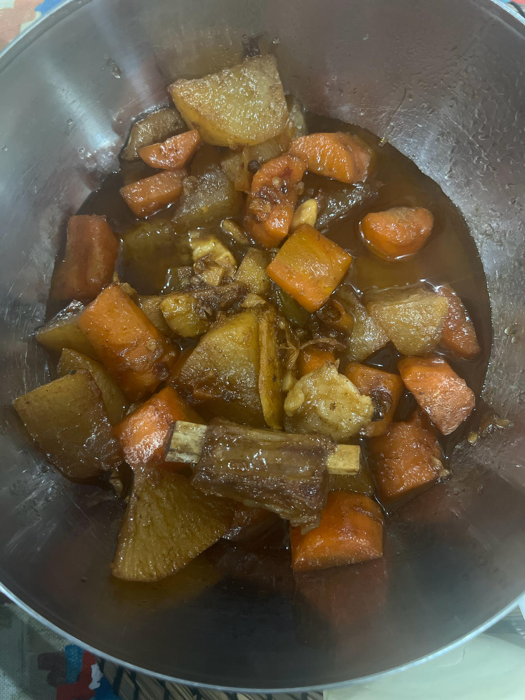 酥而不腻的红烧羊排