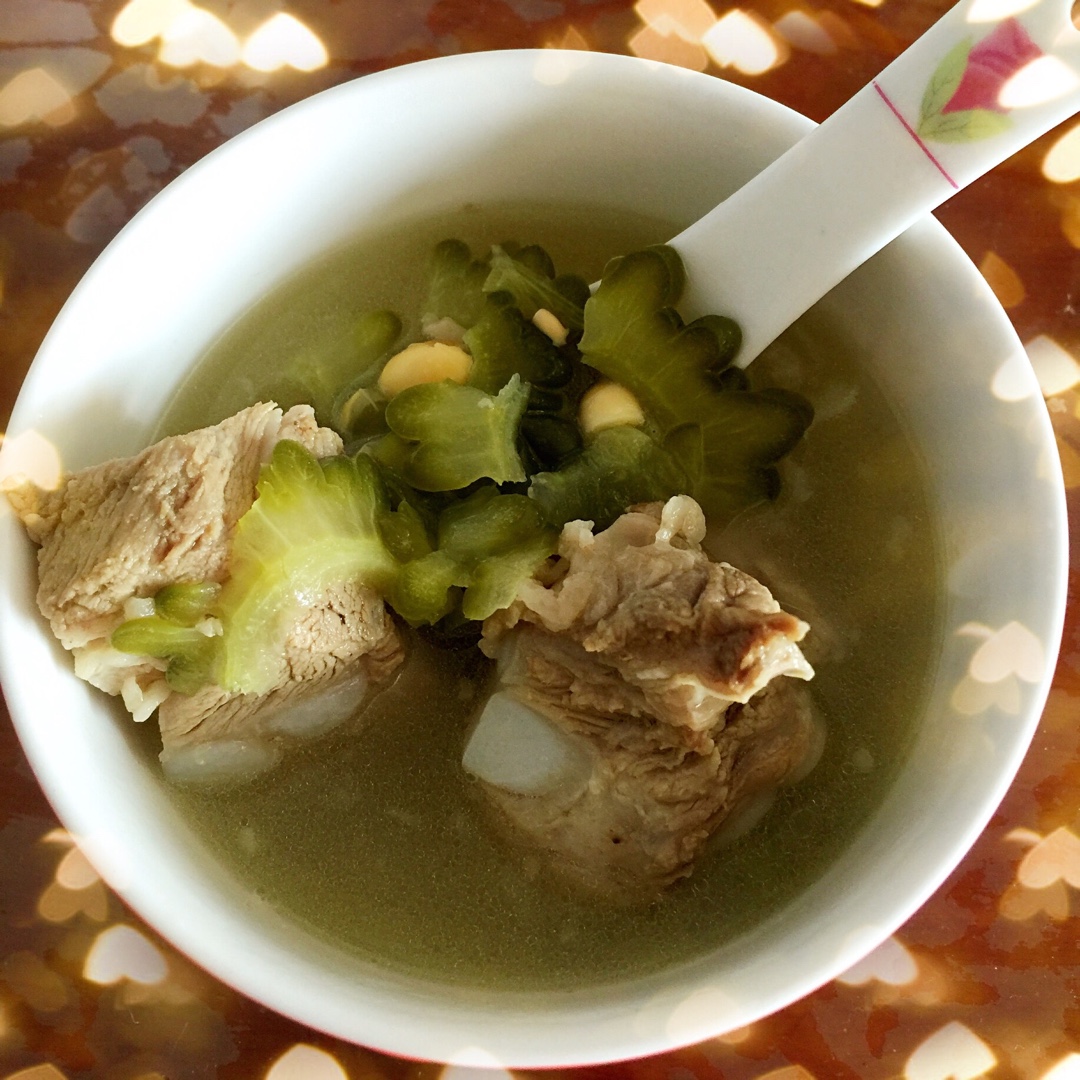 黄豆苦瓜排骨汤