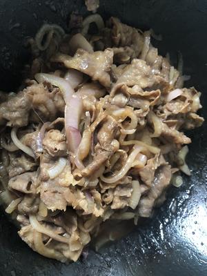 好食材怎么做都好吃之牛丼的做法 步骤6