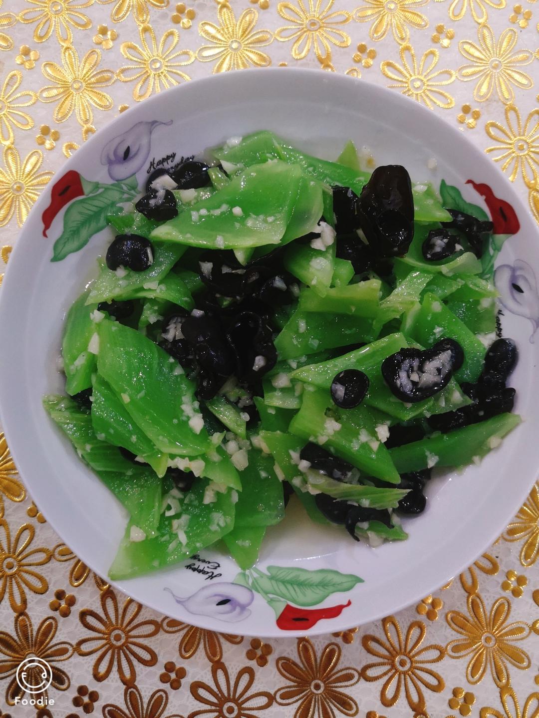 清炒莴笋炒木耳