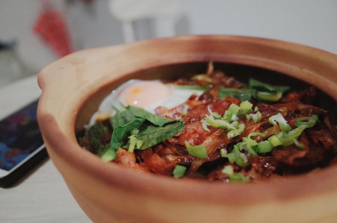 正宗广式腊味煲仔饭