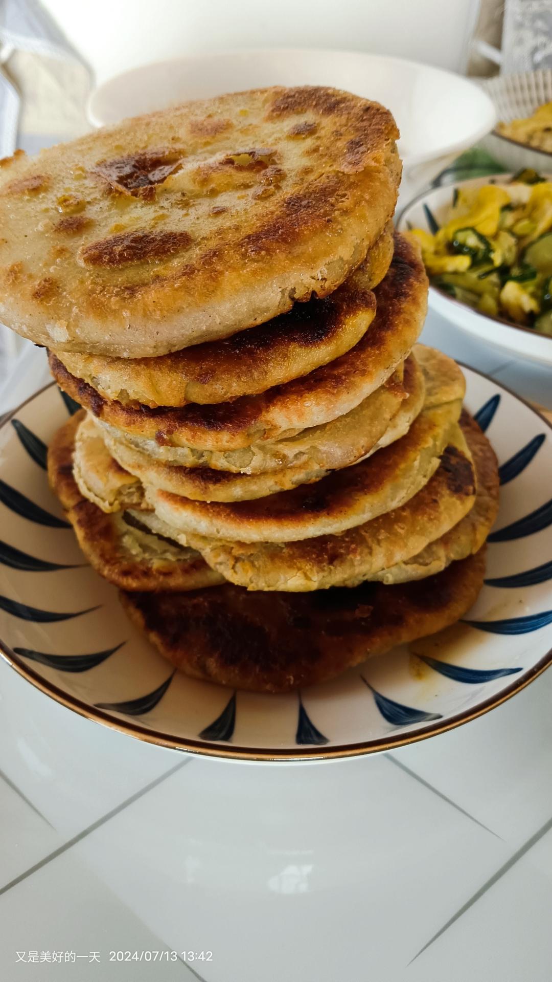 烫面酥皮流汁麻酱红糖饼