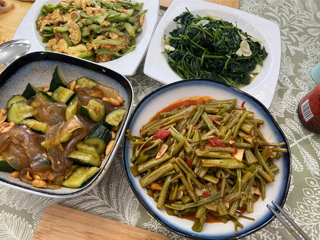 夏日开胃番茄酸辣空心菜梗