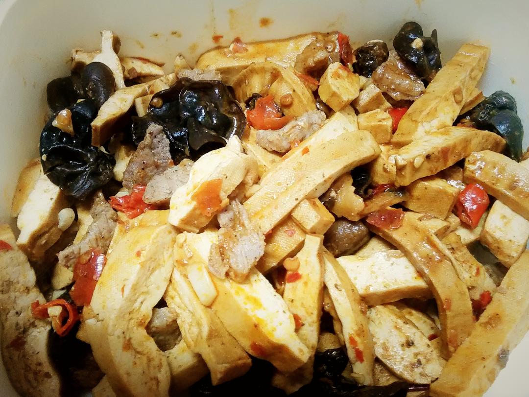 五香豆腐干香菇木耳瘦肉