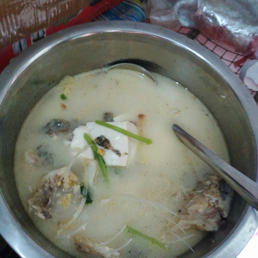 鲫鱼豆腐汤