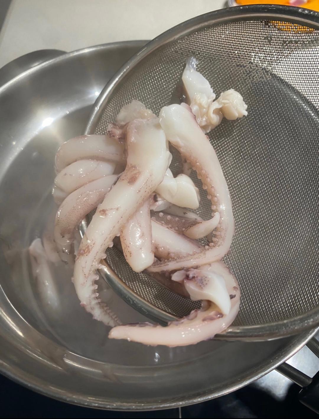 香辣爽嫩的鱿鱼的做法 步骤3