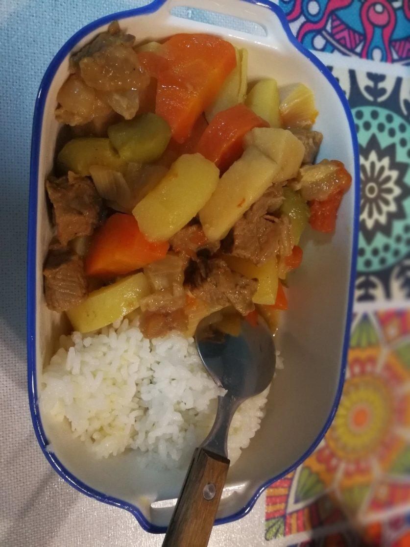 红烩牛肉饭=ハヤシライス(林氏蓋飯)