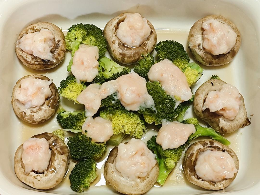 一口爆汁的虾滑酿口蘑