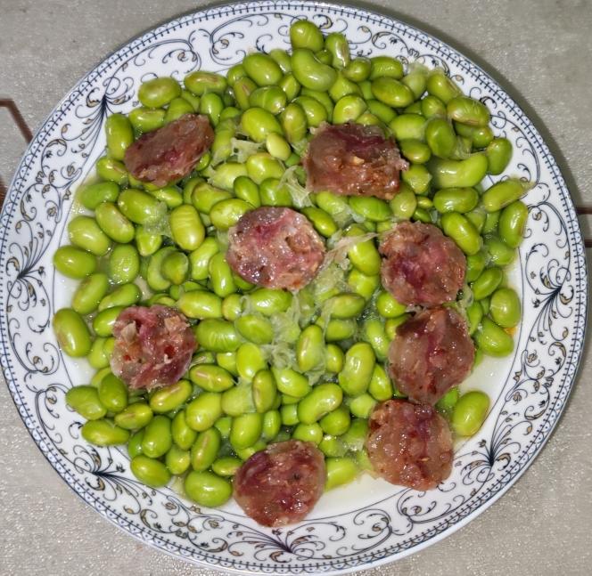 香肠蒸毛豆米（超级美味又简单）