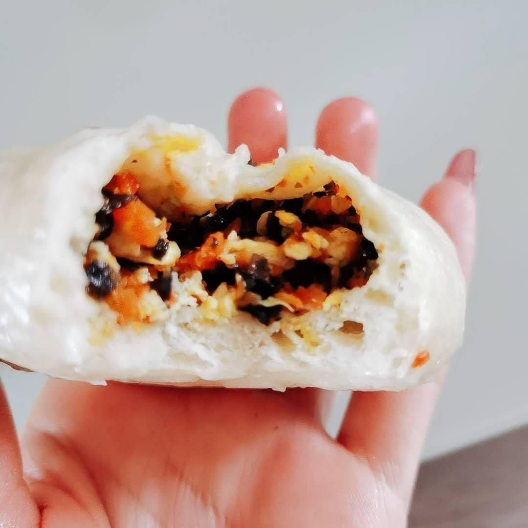 胡萝卜木耳鸡蛋包子——素包子也可以很好吃~