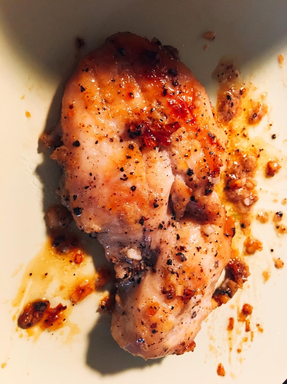 酷炫屌炸天好吃的煎鸡胸肉（香蒜蜂蜜煎鸡胸肉）
