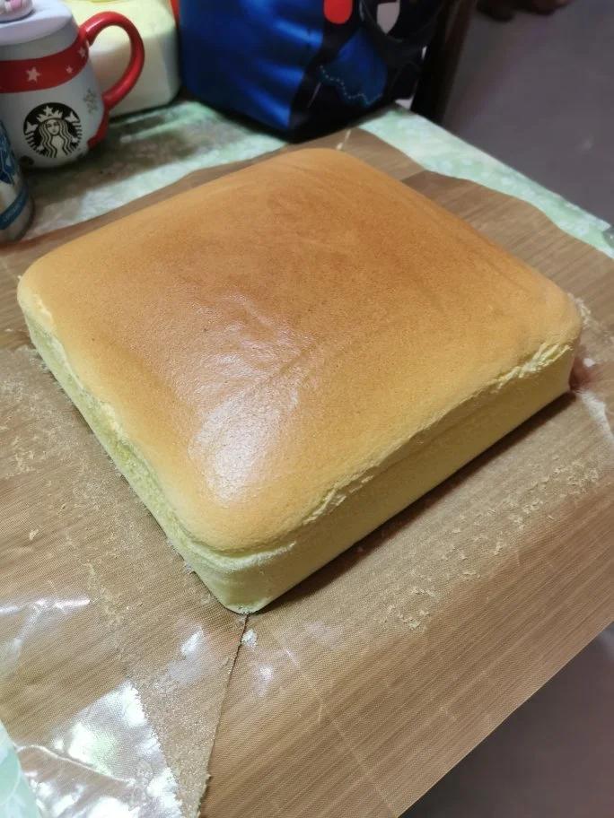 堪比柯基屁股
爆浆芝士🧀古早蛋糕