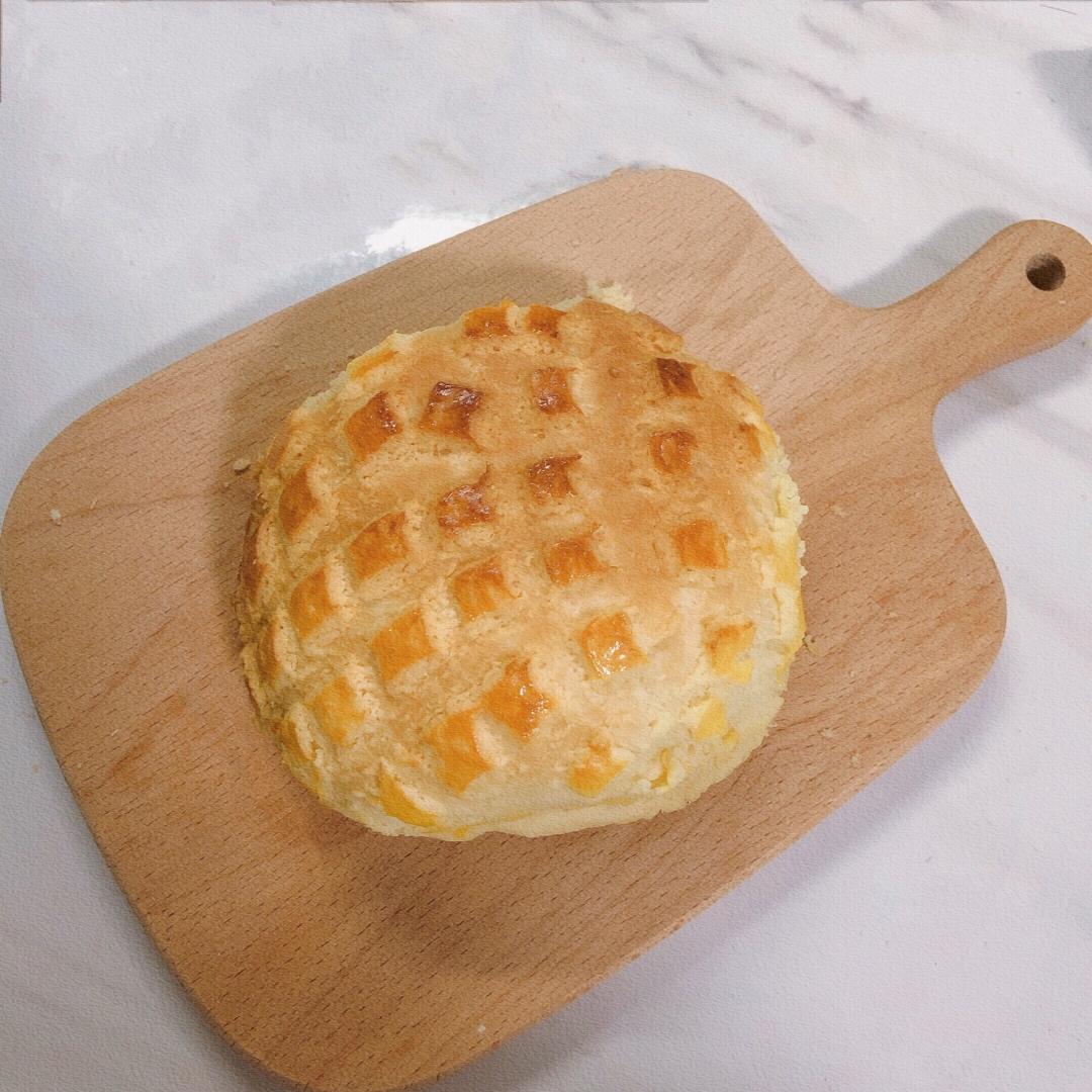 好吃到炸裂的港式菠萝包（附带制作酥皮的小视频）