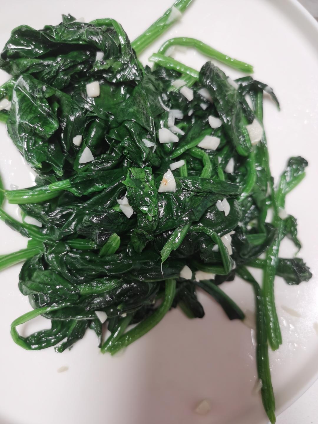 不涩口又嫩的清炒菠菜