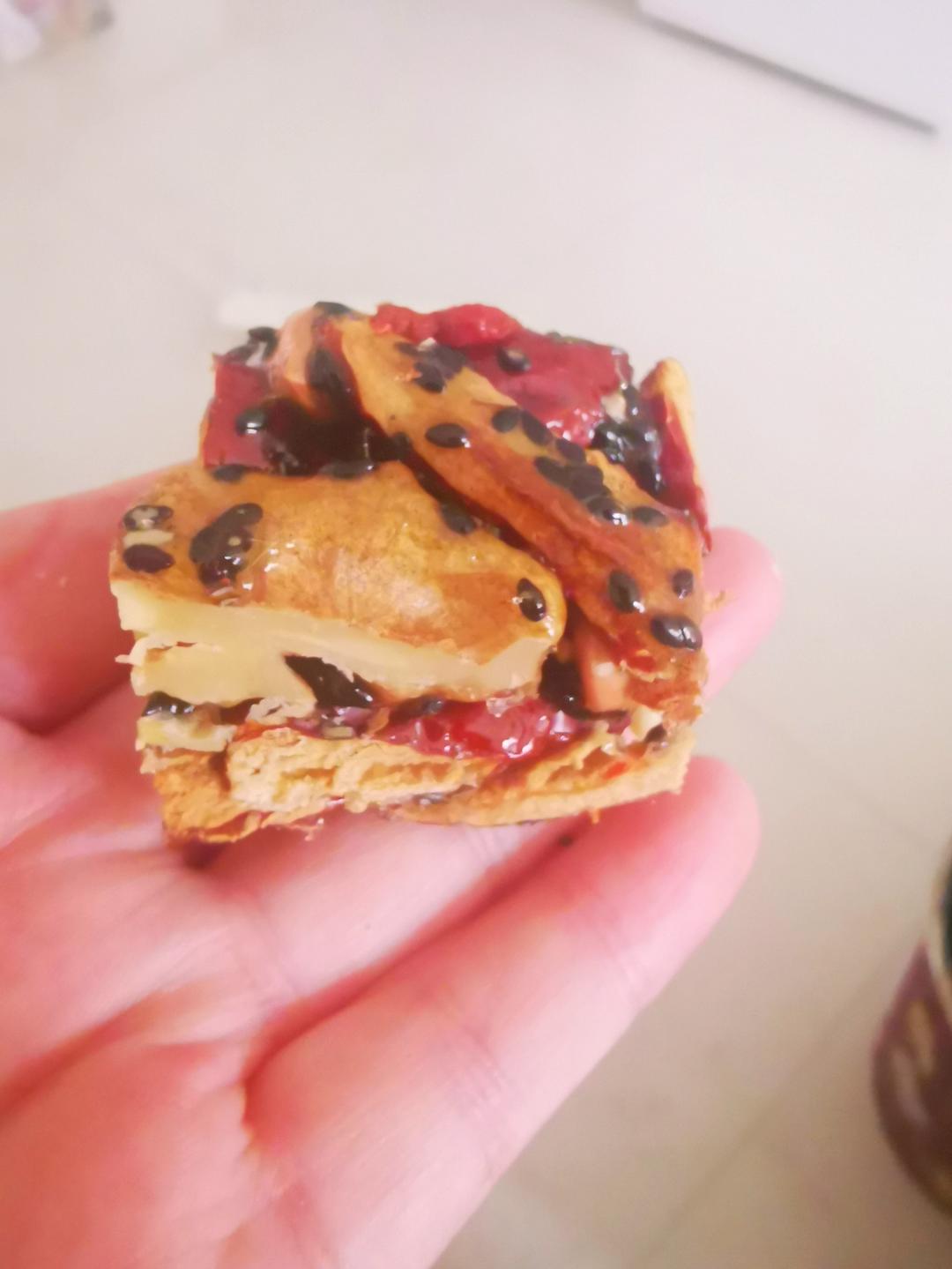 养血生发糕（红枣核桃枸杞花生糖）