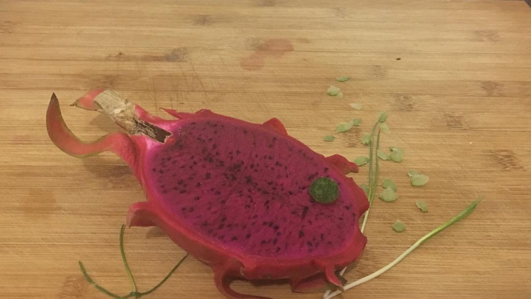 我是一只鱼 火龙果果盘