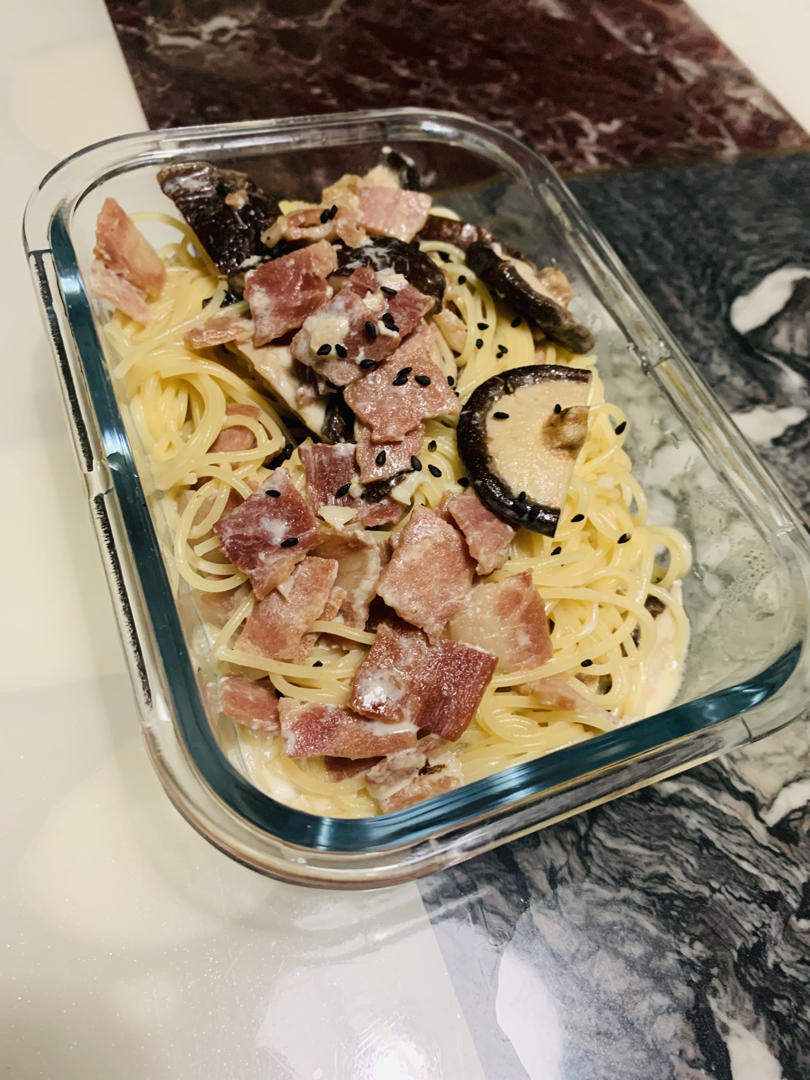 牛奶培根蘑菇意面（牛奶代替了奶油）