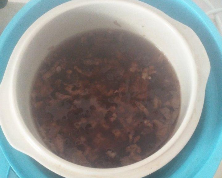 玫瑰桃胶粥的做法