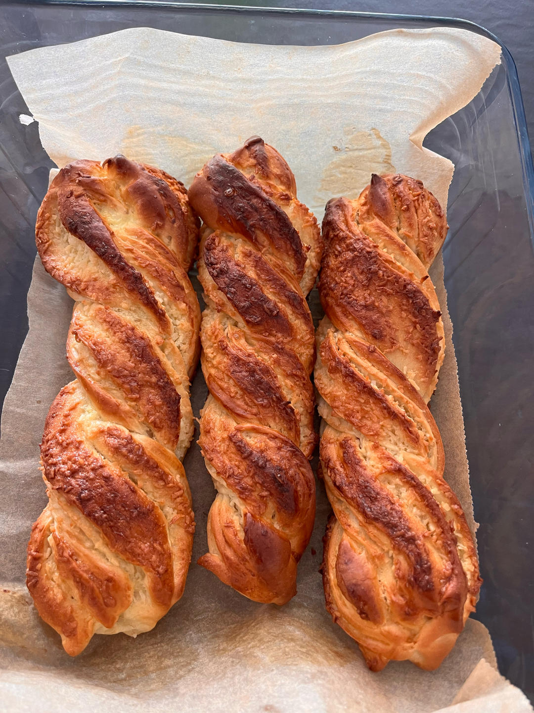 这面包也太香了，新手也能轻松做出来的椰蓉提子卷！