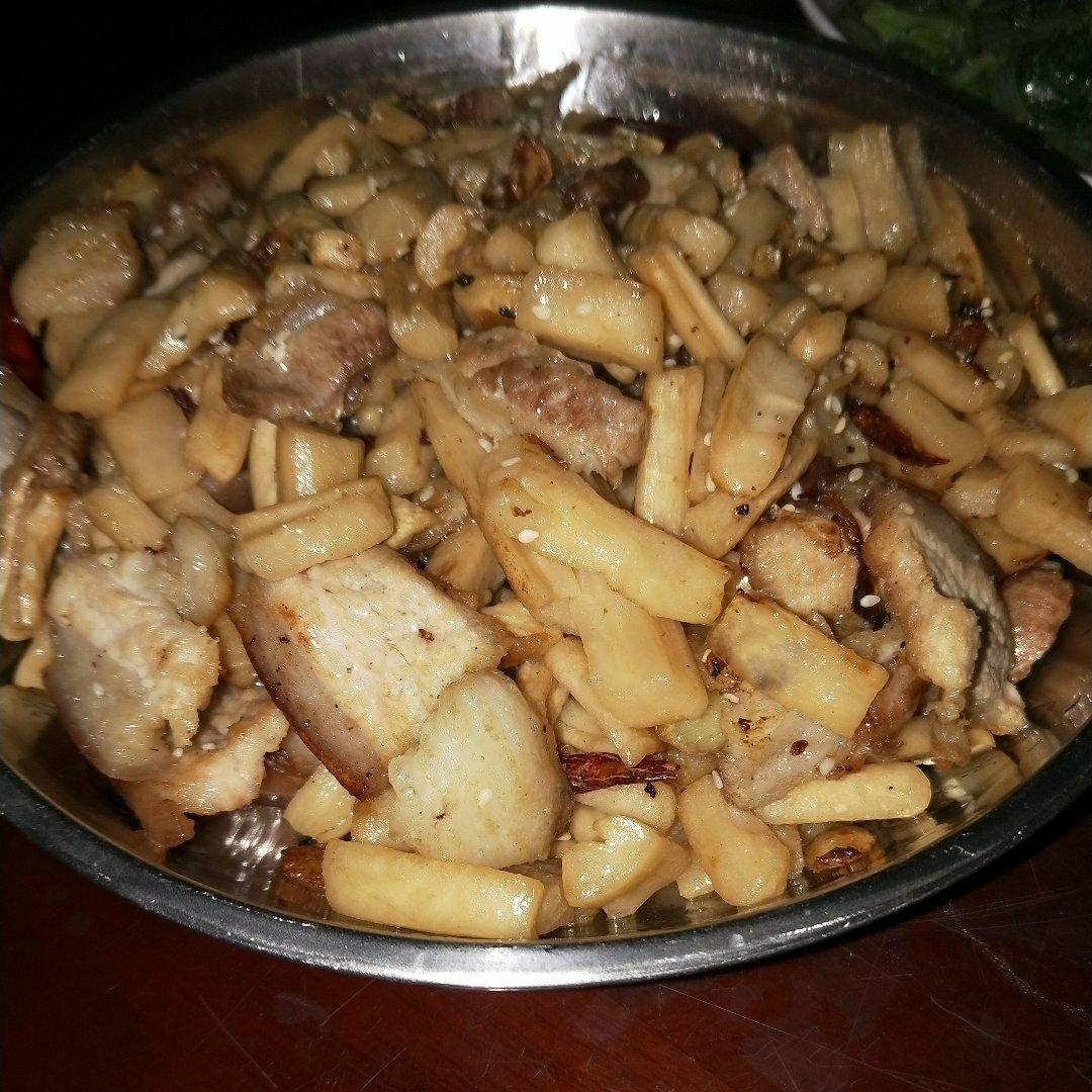 萝卜干炒五花肉