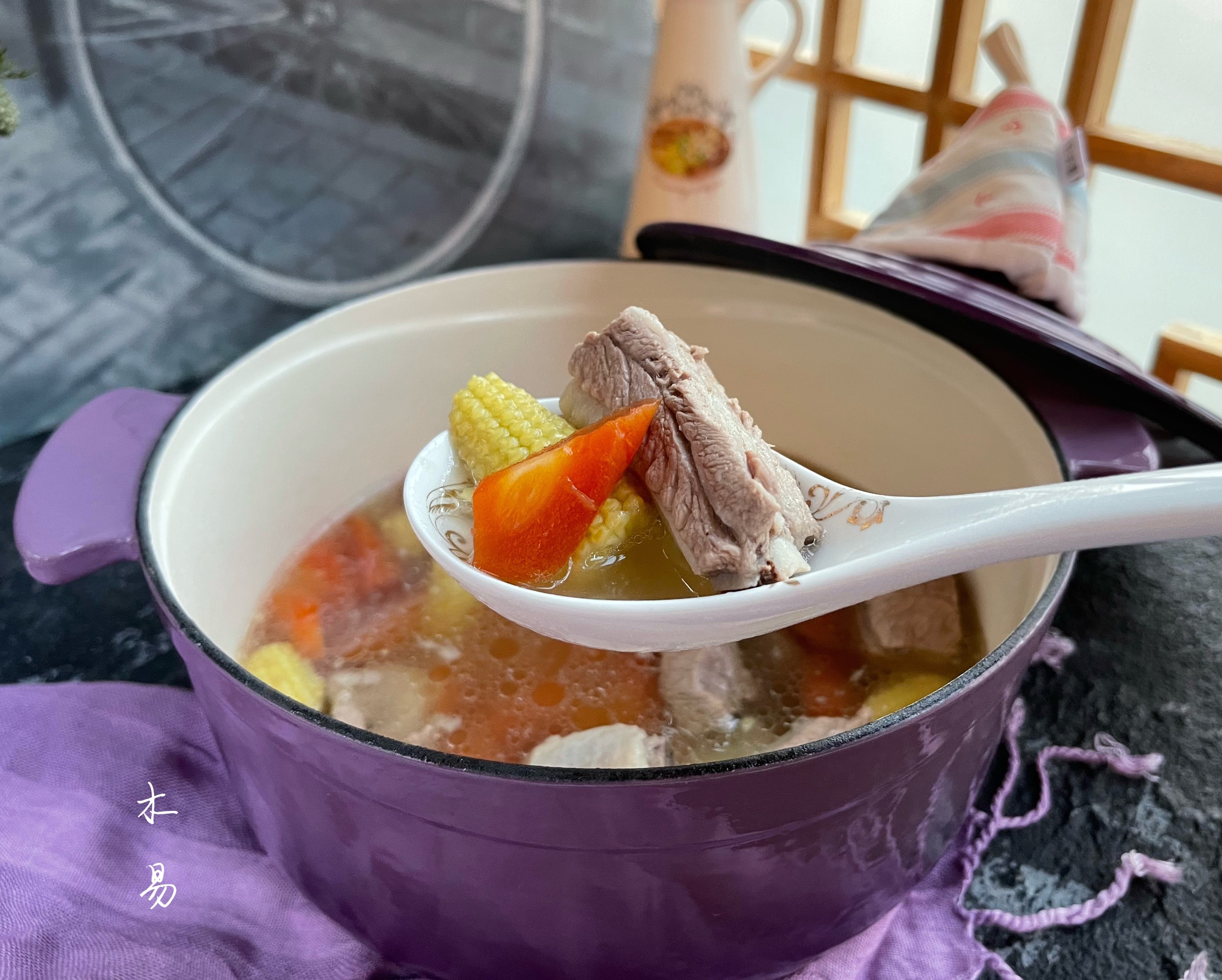 煲简单美味的排骨汤的做法