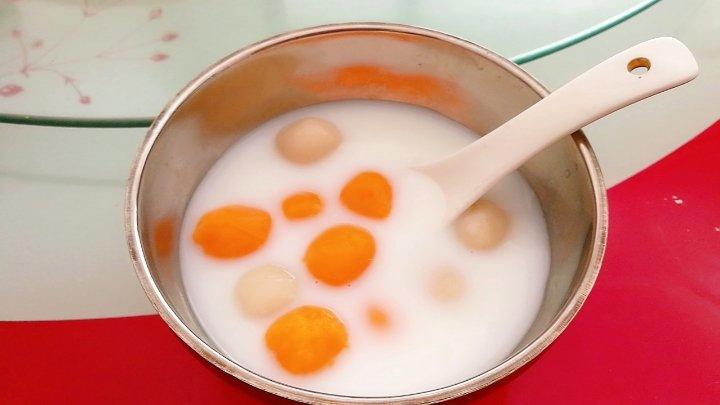 牛奶煮汤圆