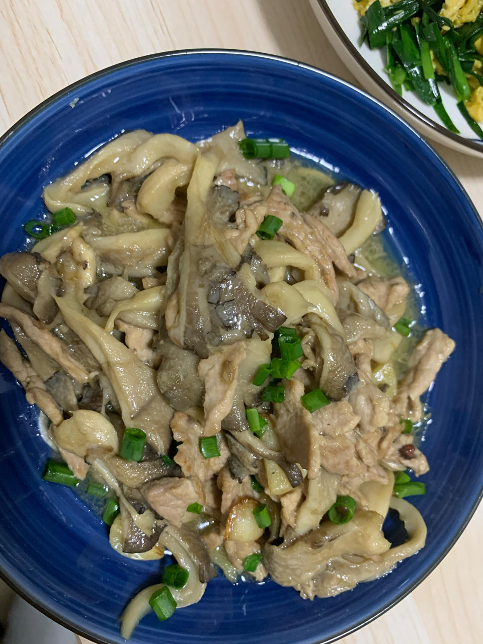 平菇炒肉片