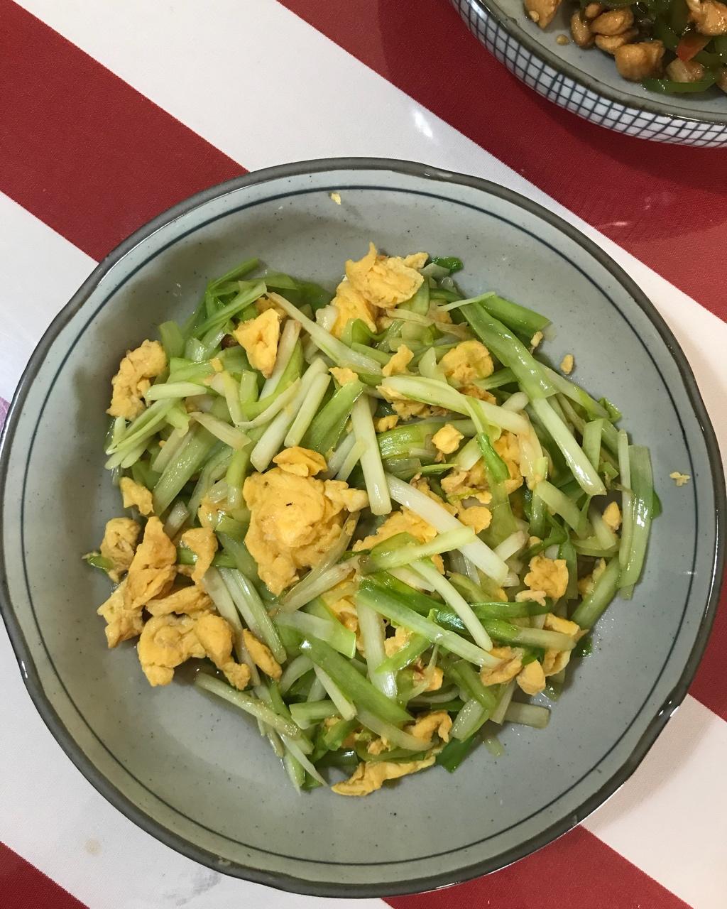 老丁的私房菜－韭黄炒鸡蛋