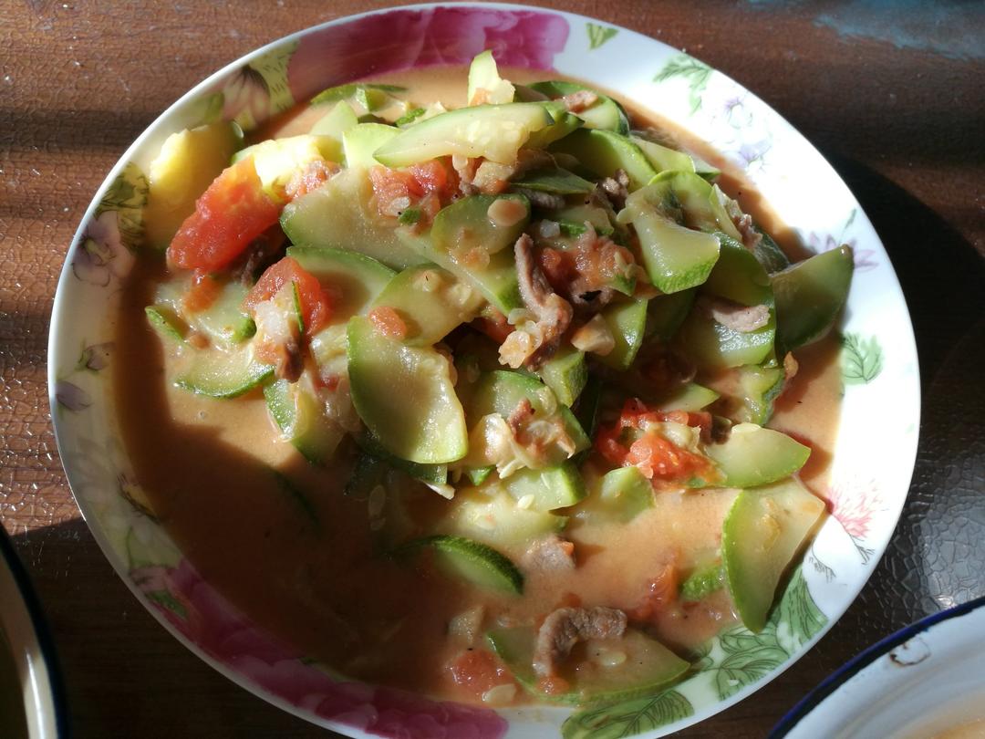 西红柿炒西葫芦