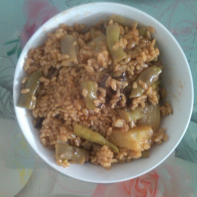 豆角香菇土豆焖饭