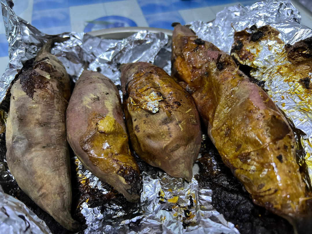 【糯唧唧的烤红薯】糖油四溢皮肉分离外糯里嫩吸溜着吃！