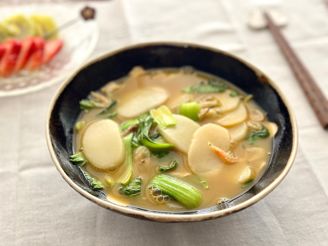 家的味道：青菜肉丝年糕汤