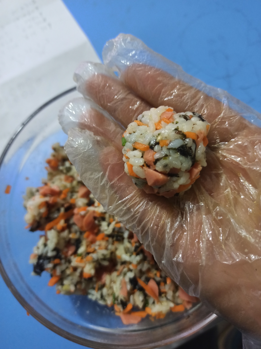 胡萝卜海苔碎拌饭的做法