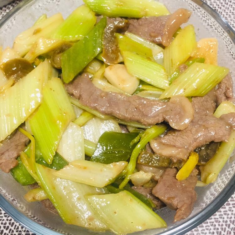 芹菜炒牛肉