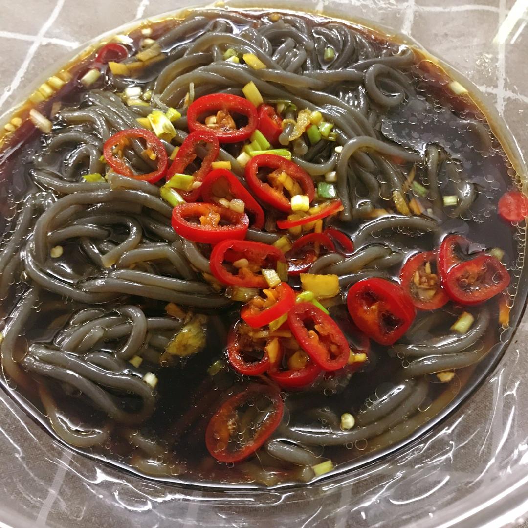 酸辣蕨根粉！