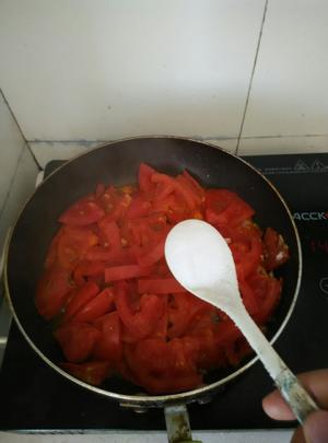 招牌西红柿炒茄子的做法 步骤3