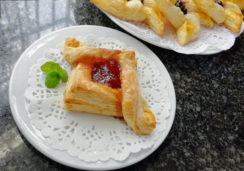 基础千层酥皮做法--附果酱酥、风车酥、蝴蝶酥和羊角酥整形