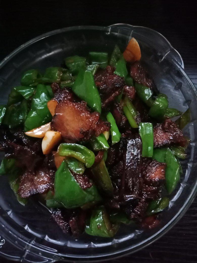 腊肉爆炒青椒