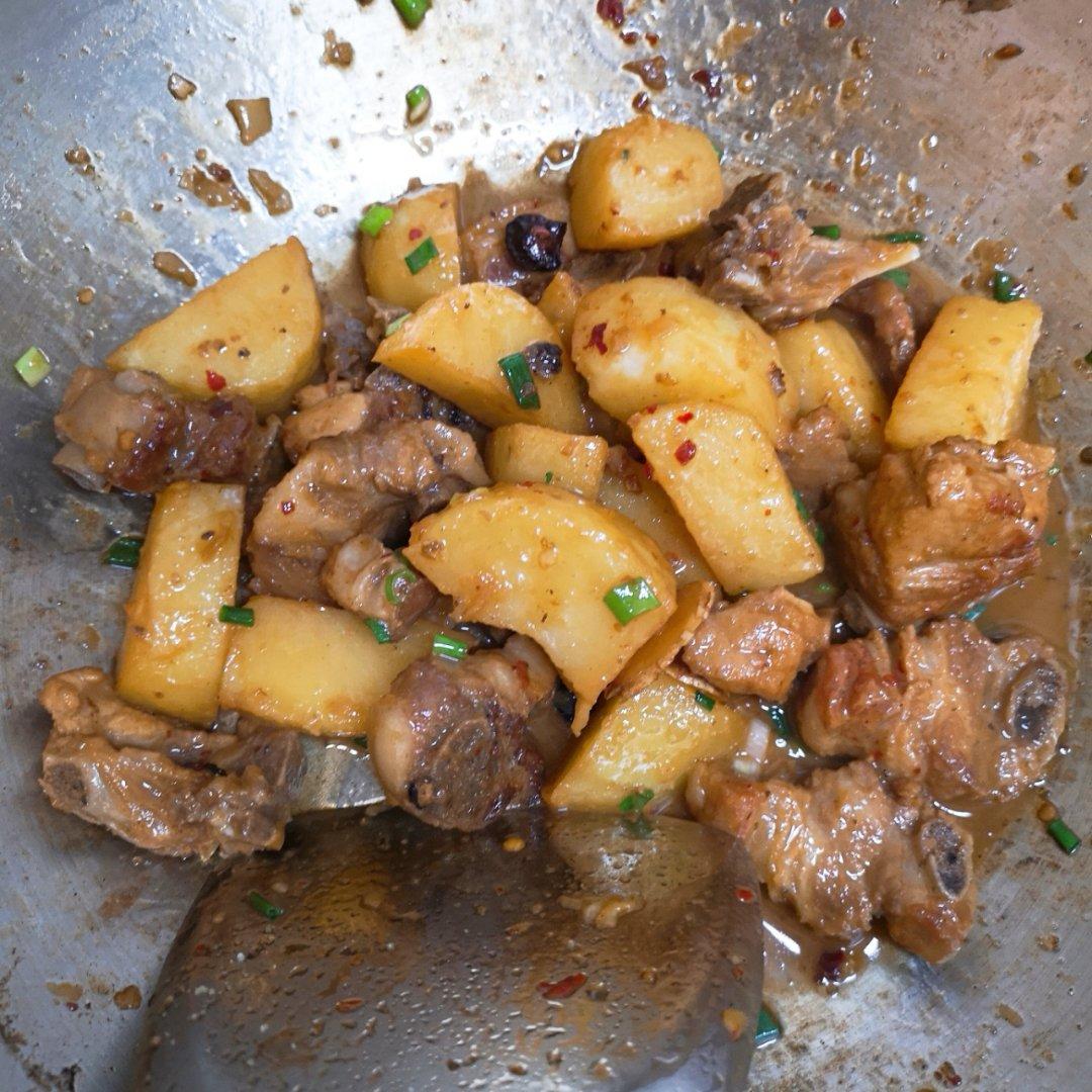 土豆烧排骨
