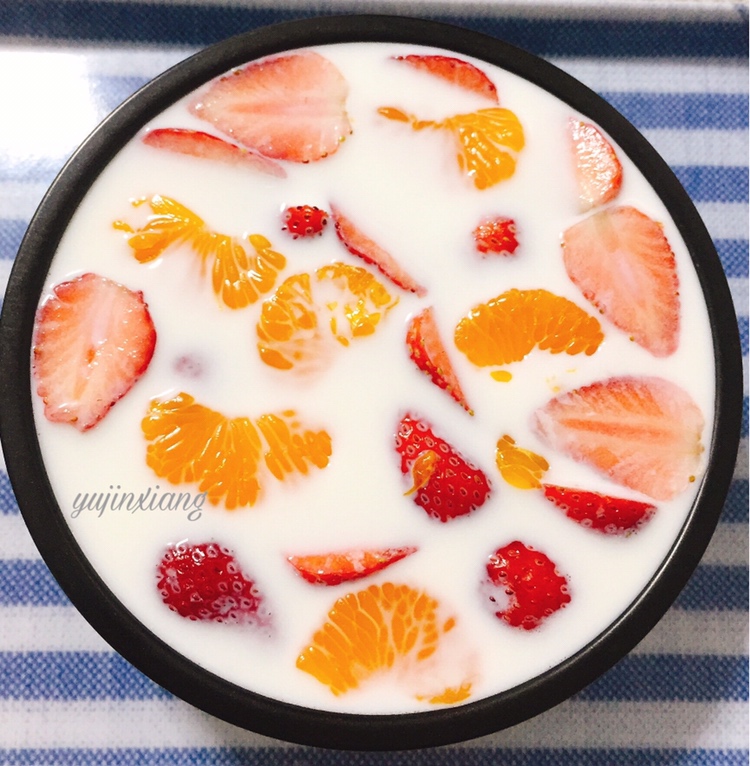 超简单的牛奶草莓橘子果冻（超简单快手）的做法 步骤3