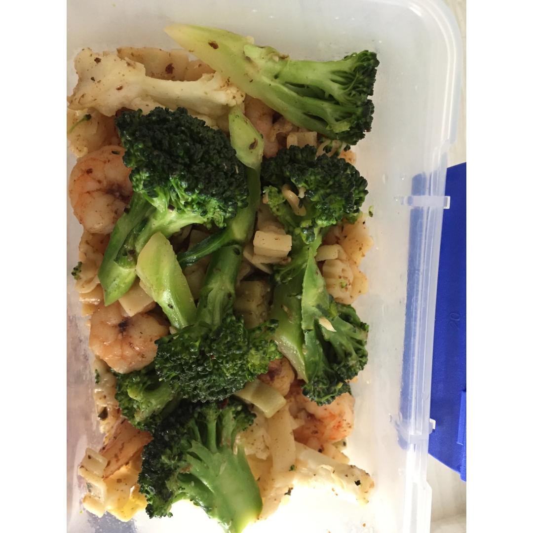 蒜香虾仁意面
