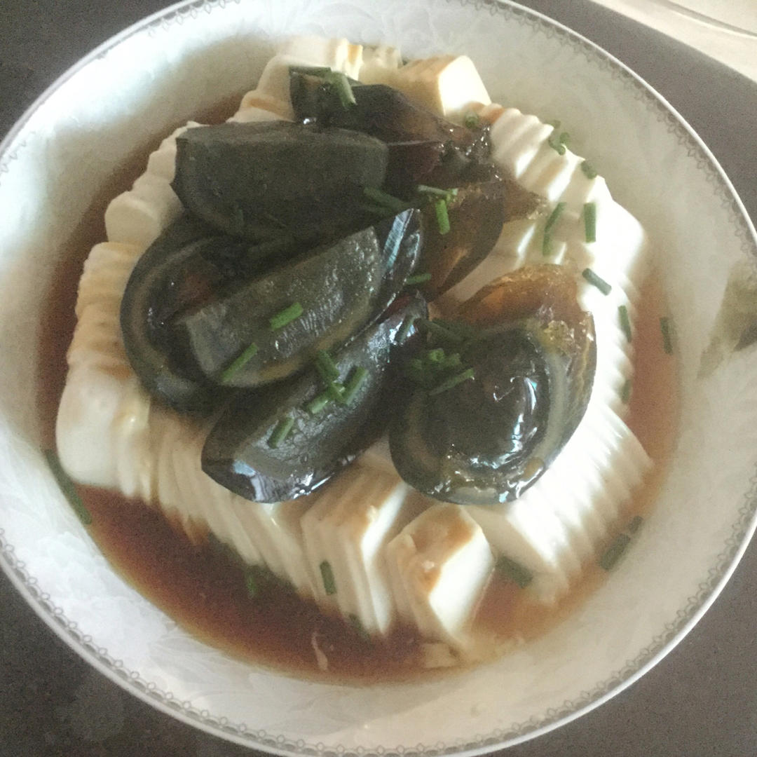 凉拌皮蛋豆腐