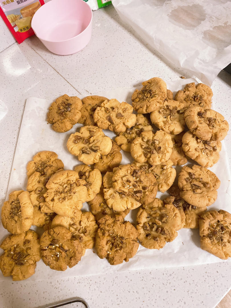 轻轻一按就碎掉的原味桃酥（不输猪油版）