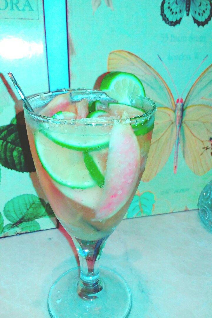 少女特饮蜜桃MOJITO鸡尾酒