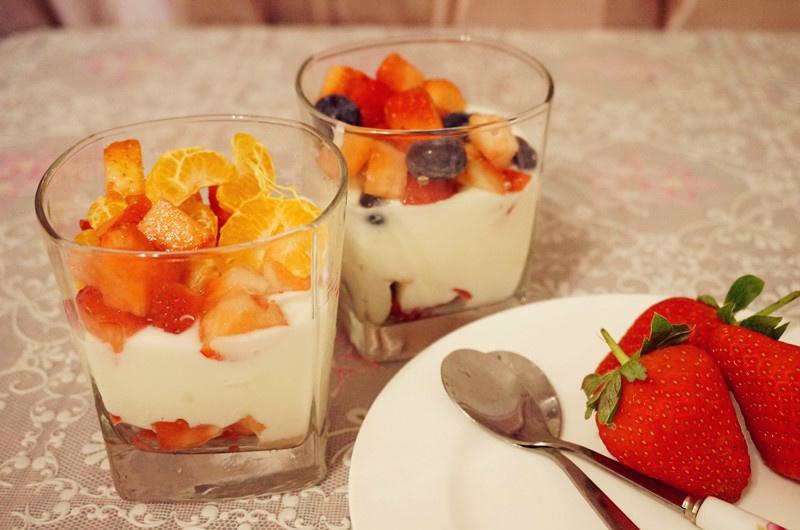 酸奶中加任何水果 水果酸奶的做法