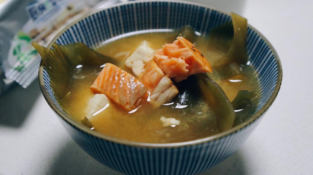 【健康三餐】三文鱼味噌汤