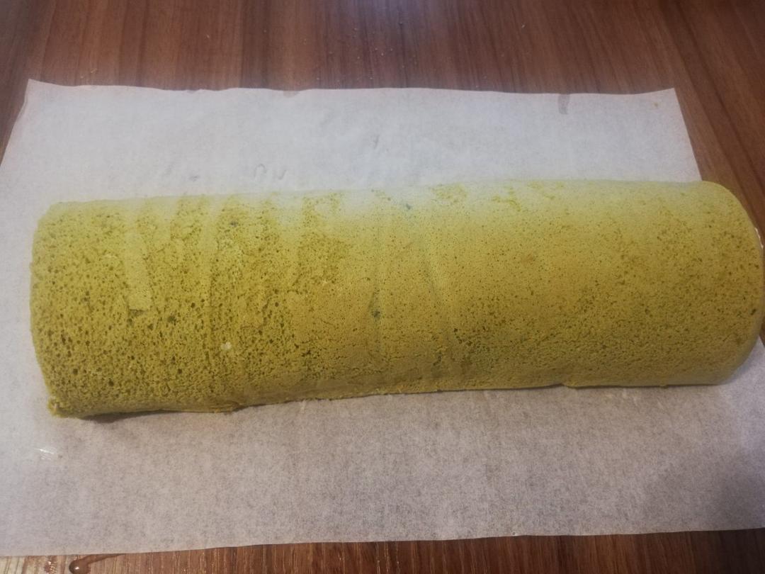 抹茶戚风蛋糕卷